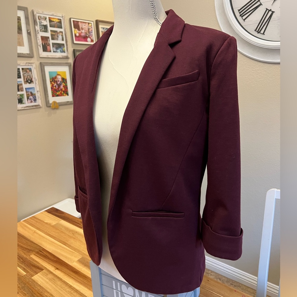 LC Lauren Conrad 3/4 Sleeve Blazer in Burgundy